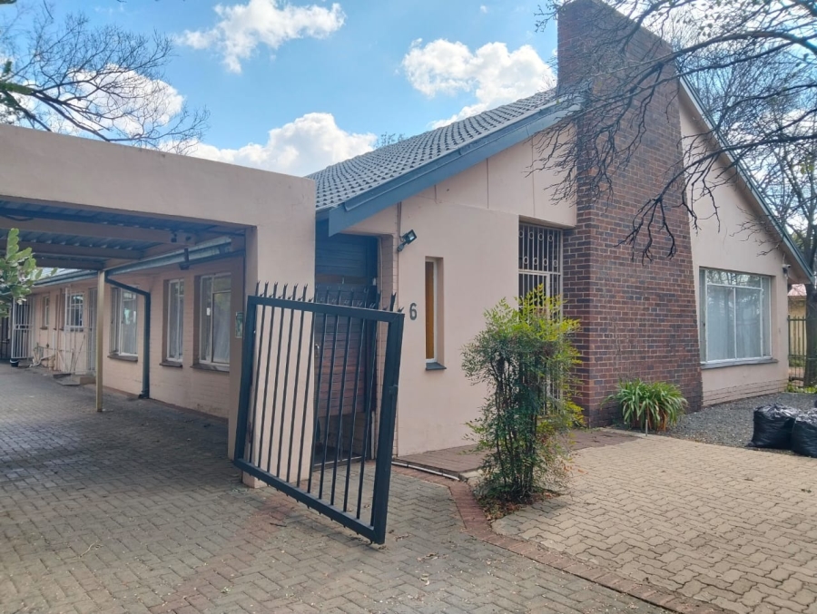 17 Bedroom Property for Sale in Universitas Free State